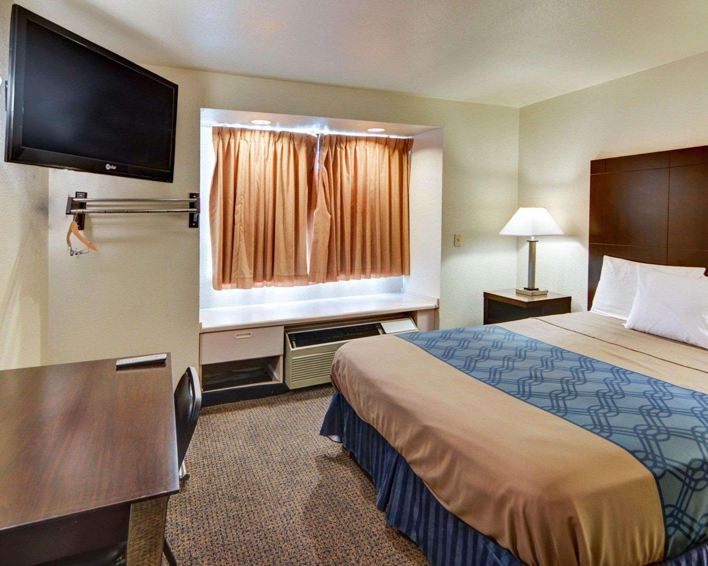 Rodeway Inn & Suites Lewisville I-35 Exteriör bild
