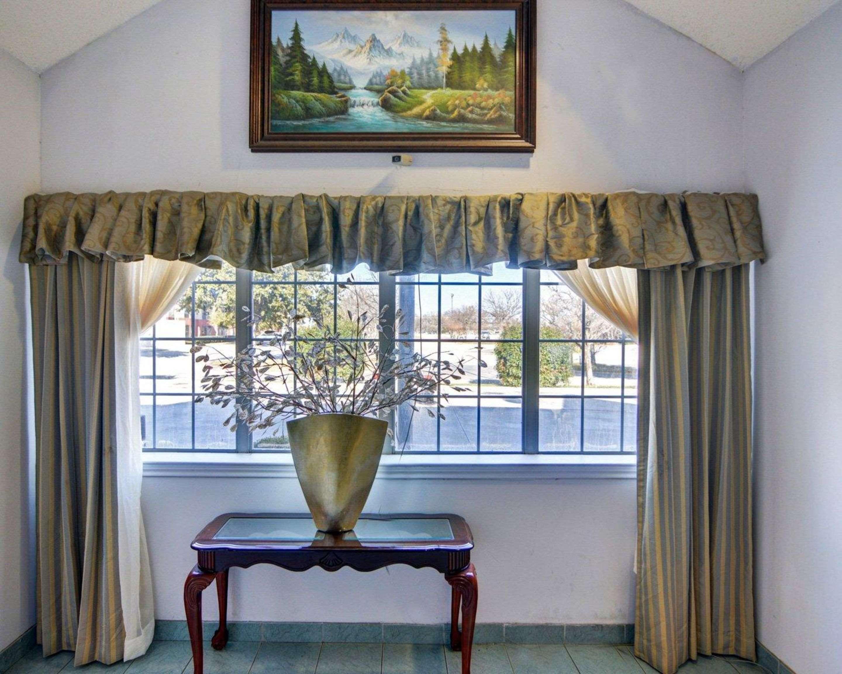 Rodeway Inn & Suites Lewisville I-35 Exteriör bild