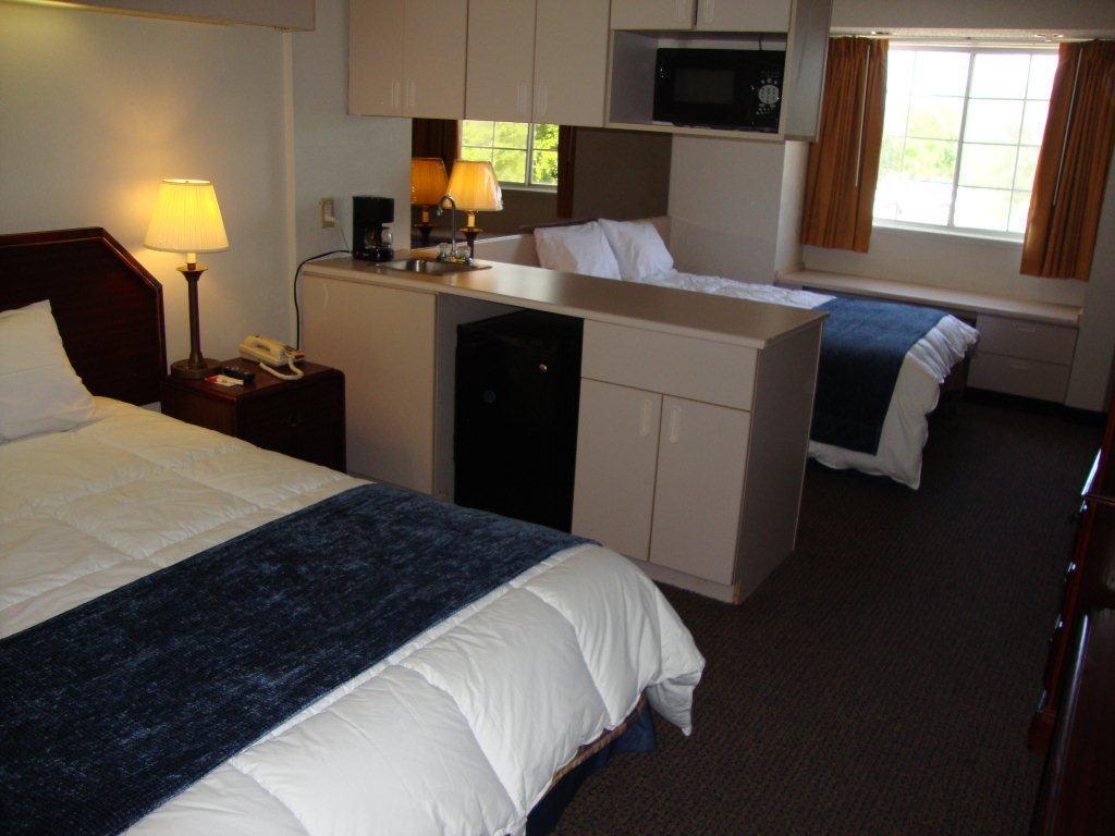 Rodeway Inn & Suites Lewisville I-35 Exteriör bild