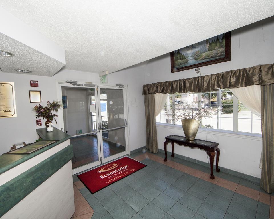 Rodeway Inn & Suites Lewisville I-35 Exteriör bild