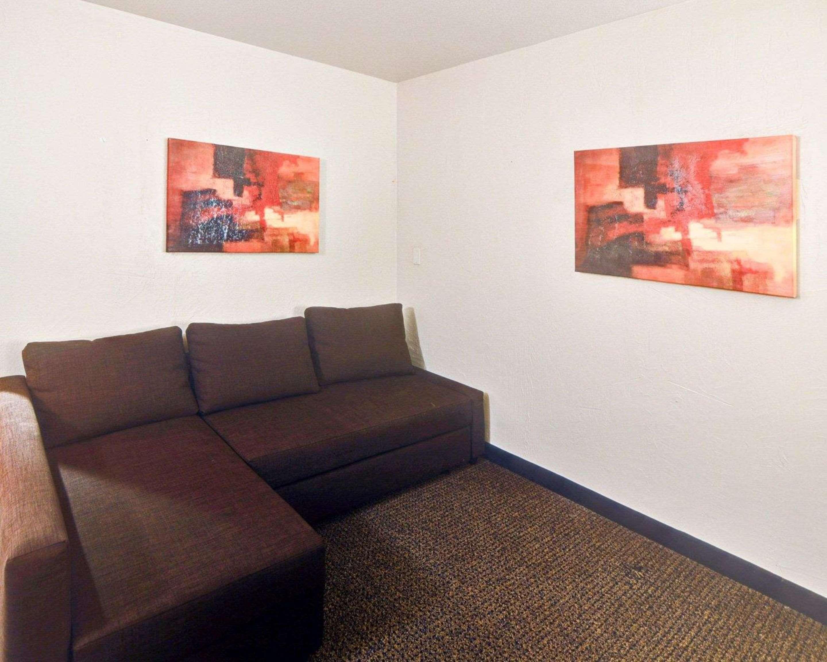 Rodeway Inn & Suites Lewisville I-35 Exteriör bild